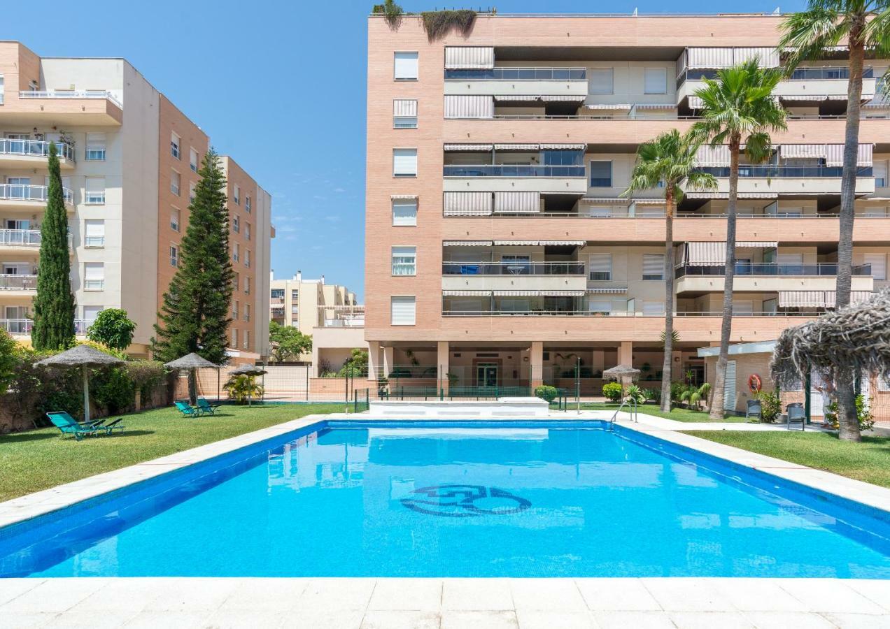 Charming Apartment On The Beach - Pool And Parking Málaga Eksteriør bilde